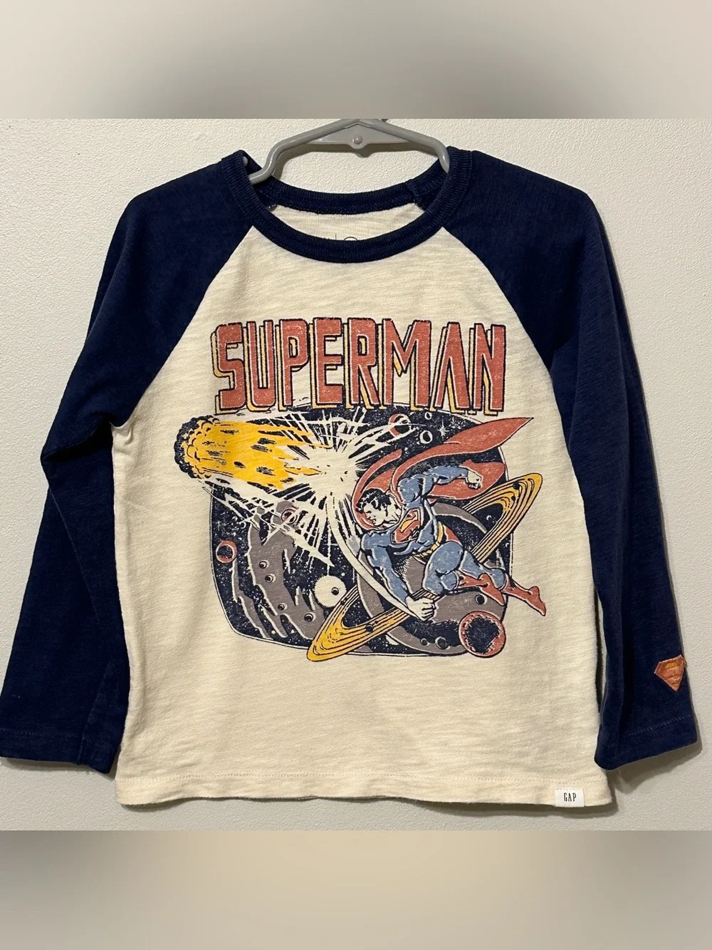 GAP boys navy and cream color Superman graphic long sleeve T-Shirt. Size 4T